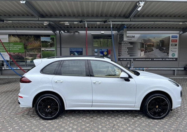 Porsche Cayenne cena 229000 przebieg: 175000, rok produkcji 2017 z Gdańsk małe 781
